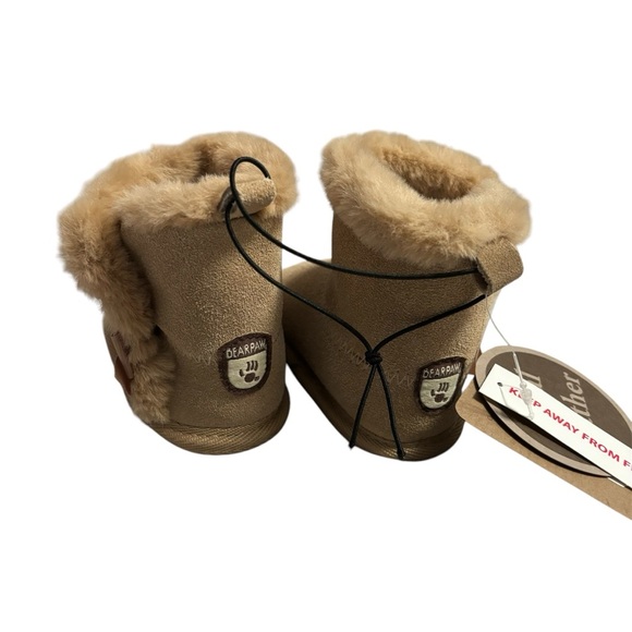 Warm boots for baby girls aged 0-6 months. - Picture 3 of 3